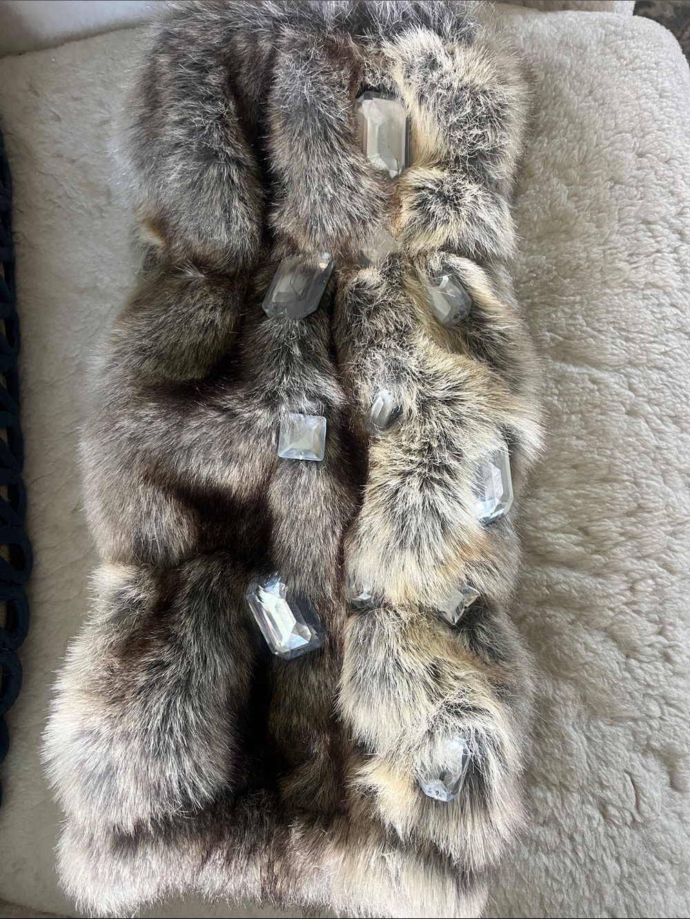 Faux fur embellished 7" x 16" hand muff. - Picture 7 of 7